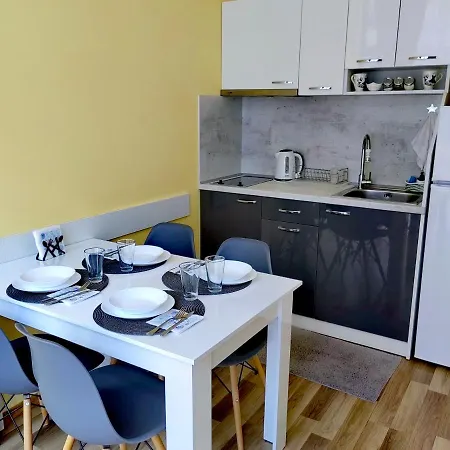 Pool Amadeus Lux Apartmán *