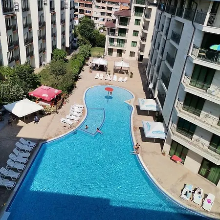 Апартамент Pool Amadeus Lux