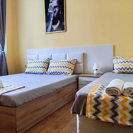 Апартамент Pool Amadeus Lux *