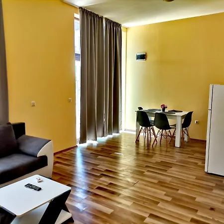 Pool Amadeus Lux Апартаменты